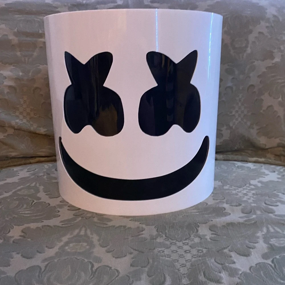 マシュメロのヘルメット None | Other | Marshmello Helmet | Poshmark